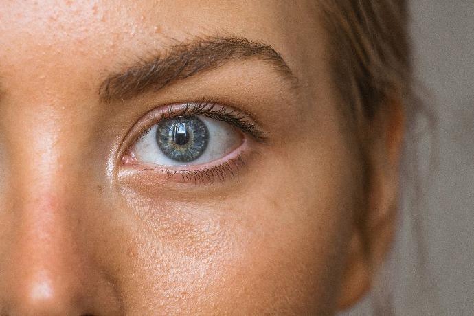 Image du regard d'une femme