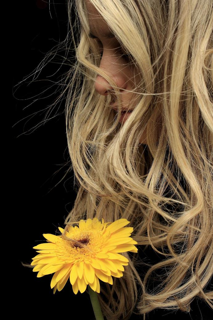 femme blonde